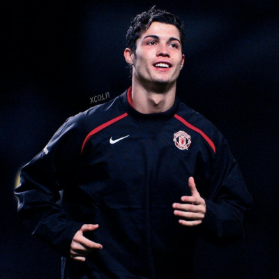 镜报：曼联明夏锁定中场双星！埃利奥特·安德森成头号目标（镜报：曼联明夏瞄准两位中场，埃利奥特·安德森成首要目标）