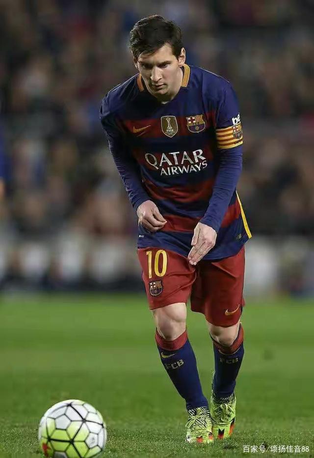 德甲战报：卡德打入唯一进球，十人奥格斯堡1-0汉堡（德甲战报：卡德制胜，十人奥格斯堡1-0力克汉堡）