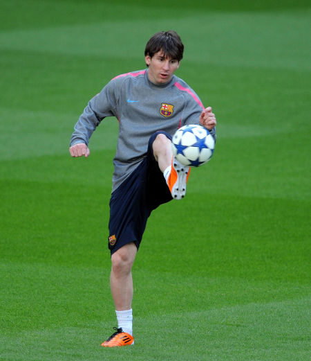 联赛杯进4强后阿森纳赛程压力山大，新年后40天内踢12场（闯入联赛杯四强，阿森纳赛程告急：新年后40天12战）