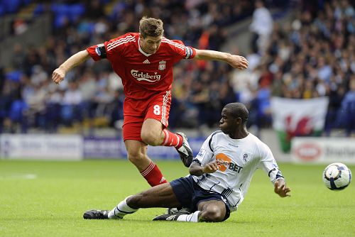 追梦将比肩库里，成为唯二代表勇士出战900场常规赛的球员