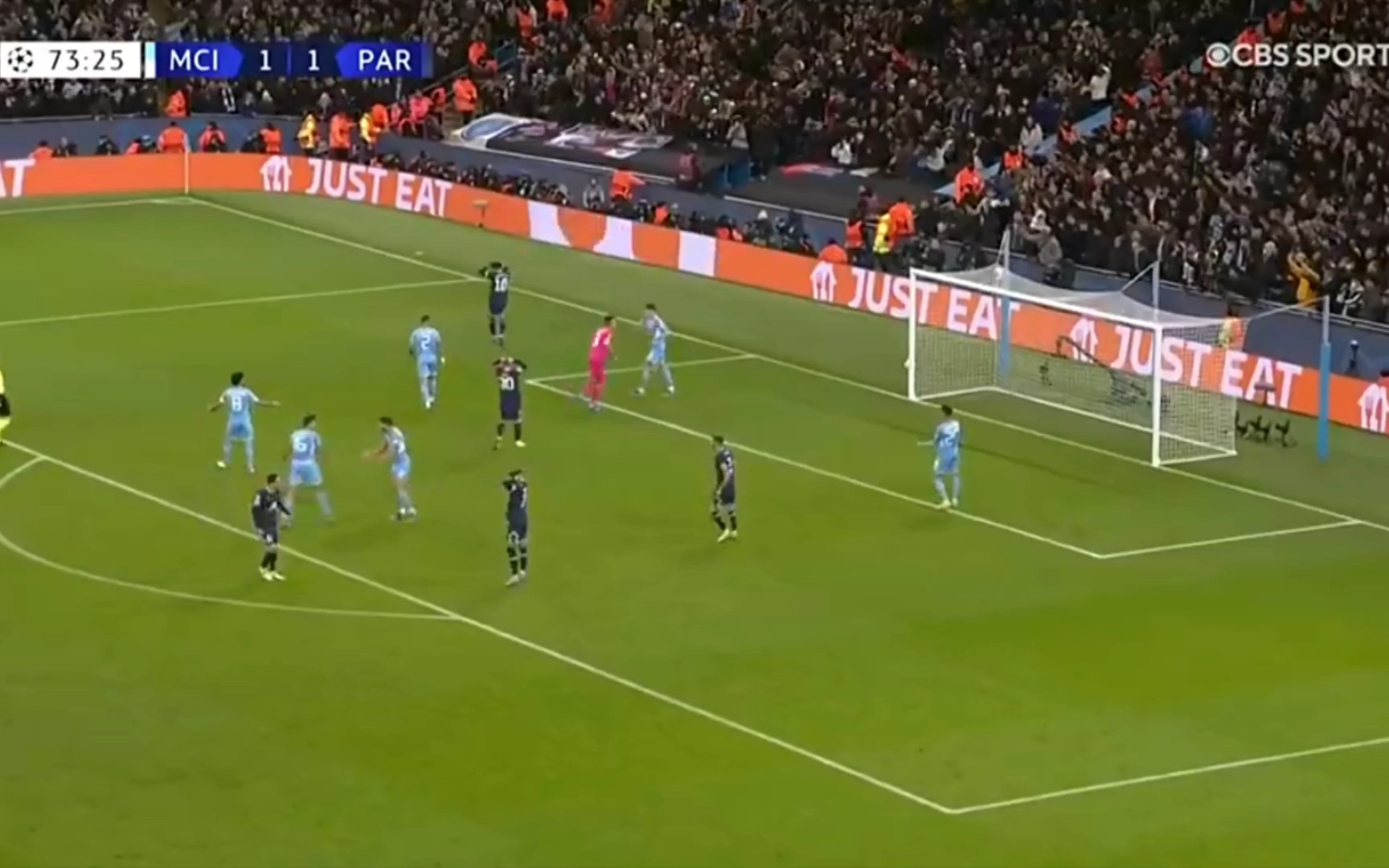 2分，又是2分！顶薪中锋被34岁老将羞辱，球迷嘲讽：这表现真的可以