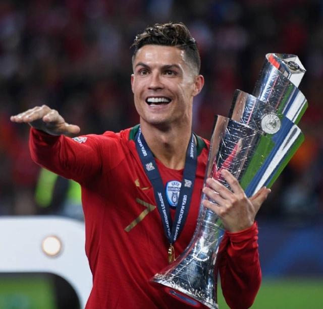 联想天禧AI足球智能体正式上线，亮相咪咕世界杯抽签夜直播（联想天禧AI足球智能体重磅上线，于咪咕世界杯抽签之夜直播首秀）