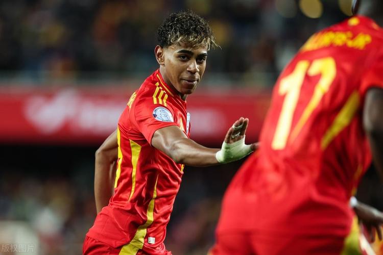 1-0,姆巴佩18岁弟弟神级停球后一剑封喉,率队4连胜,逼近法甲榜首