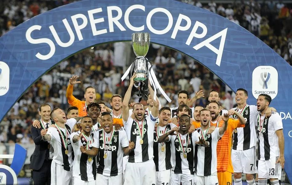 里昂15岁潜力中锋泽科维奇：崇拜哈兰德和DV9的左脚射手