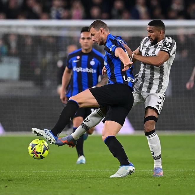 火三崩！浓眉13分＆独行侠单节净胜17分，建立17分领先